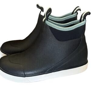 Ladies Deck Boots Sz 6M, Black Waterproof Slip-On w/ Pull Tabs Non-Marking Sole